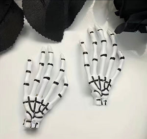 Skelly Hand Hair Clip